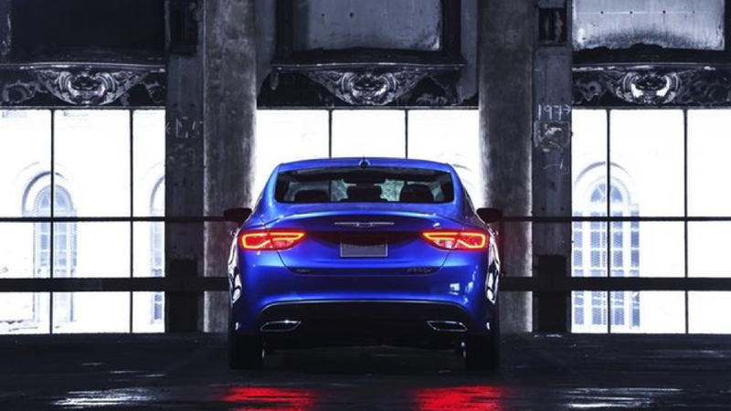 Illustration for article titled 2015 Chrysler 200: A Mopar Midsizer You Won't Be Embarrassed To Own